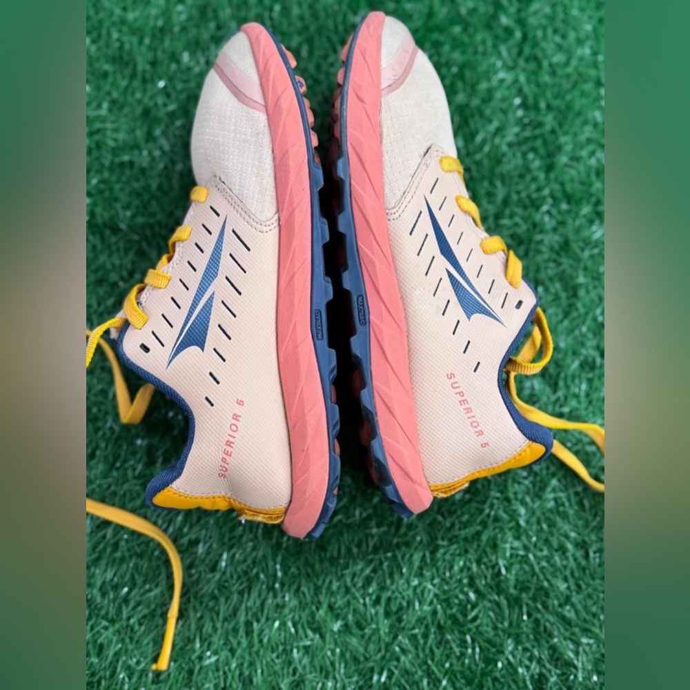 ALTRA‎ Women's Superior 5 Sneaker Size 6
